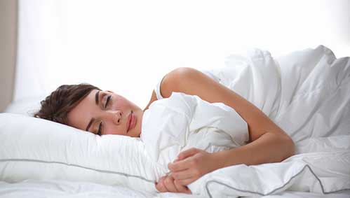 sleep-on-top-of-a-wet-sheet-or-cloth